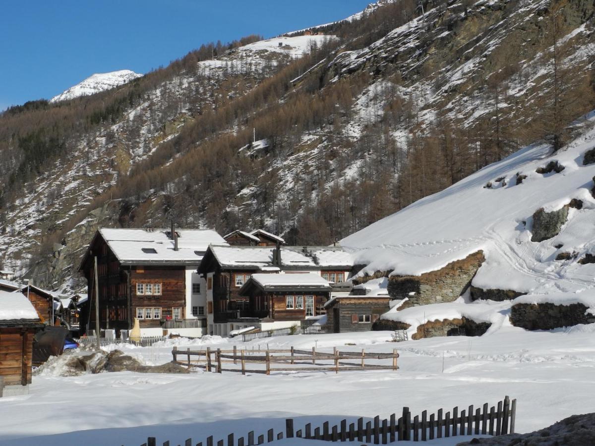 Ferienhaus Antigua Saas-Grund Zimmer foto