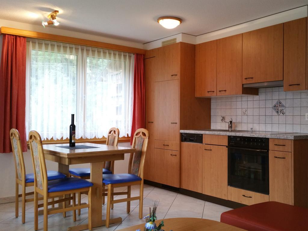 Ferienhaus Antigua Saas-Grund Zimmer foto