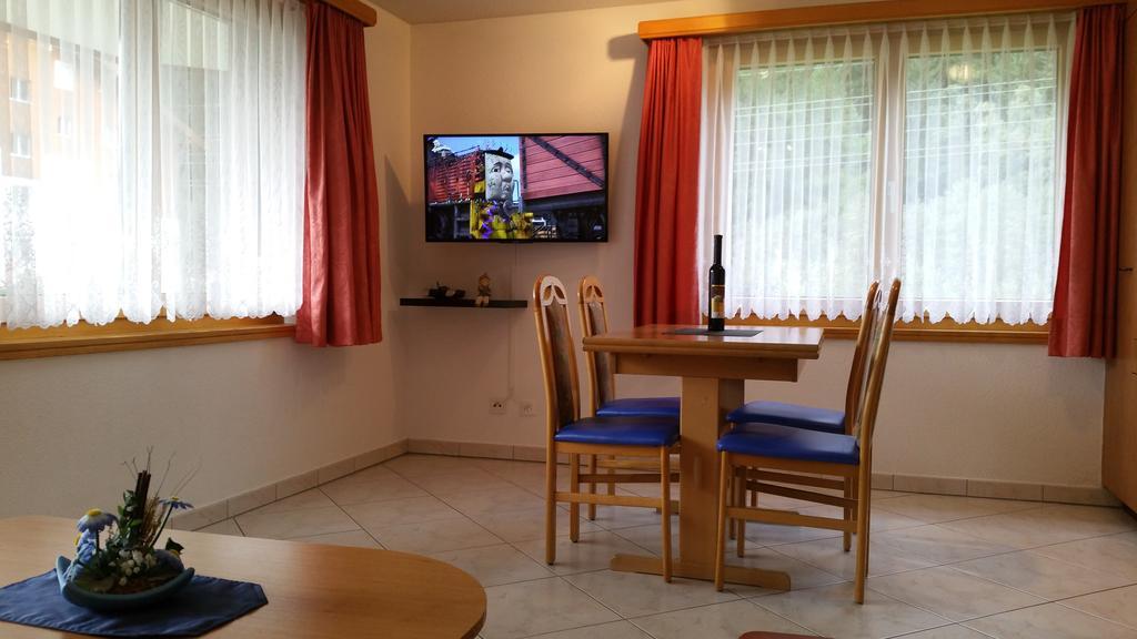 Ferienhaus Antigua Saas-Grund Zimmer foto